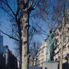 Auguste Rodin (1840-1917). Honoré de Balzac (1799-1850), écrivain français. Bronze, 1891-1939. Paris, boulevard Raspail.  © Christophe Fouin / COARC / Roger-Viollet